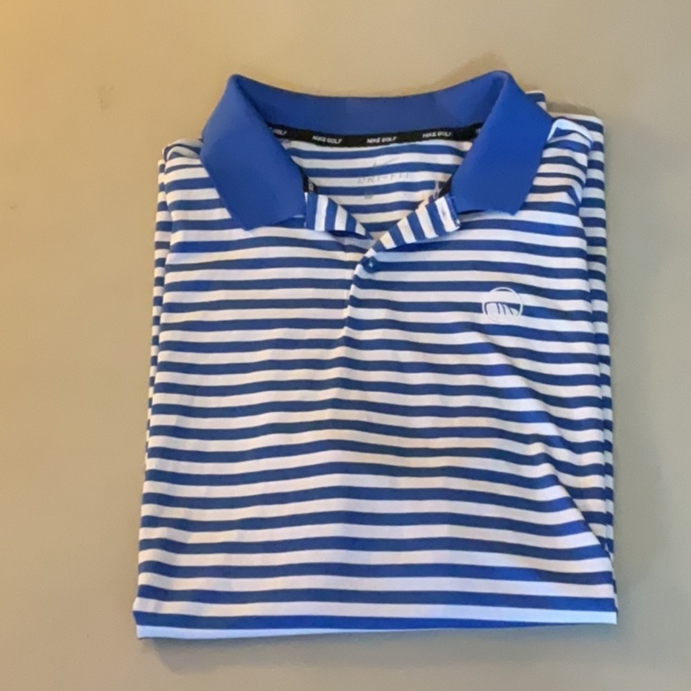 EUC Mens short sleeve Nike polo shirt
